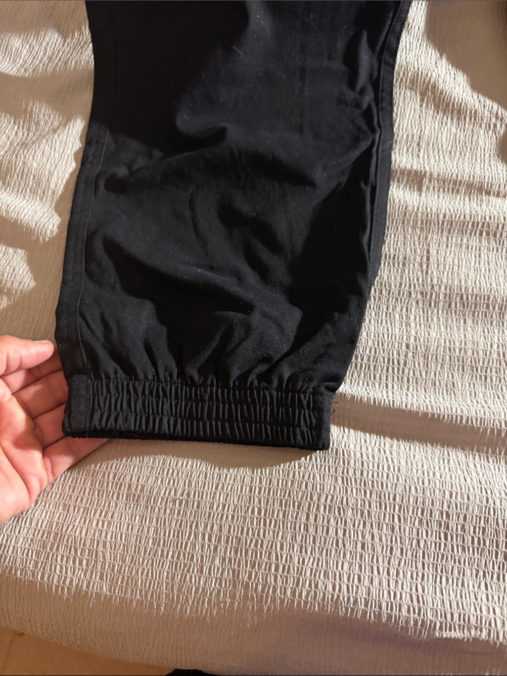 Men's Black Cargo Pants With Utility Pockets — image 5 of 8